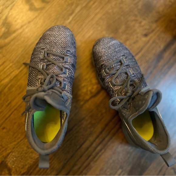 Gray Nike Size 7Y - Picture 3 of 3